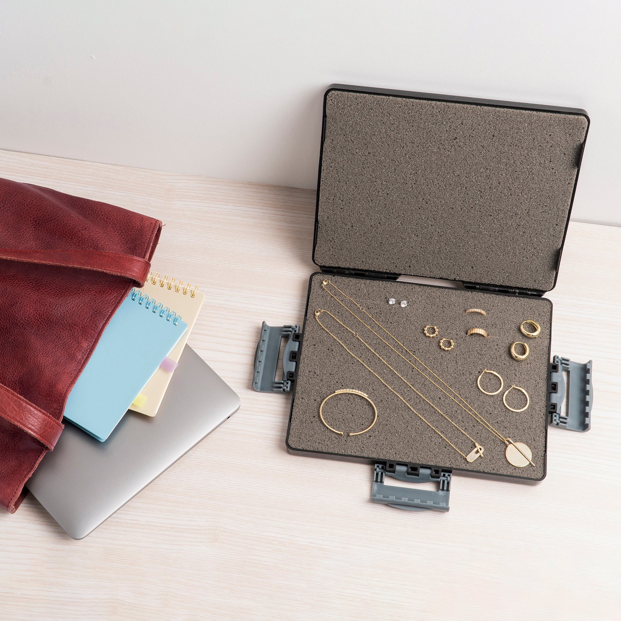 Large Travel Jewelry Case – Lion Latch